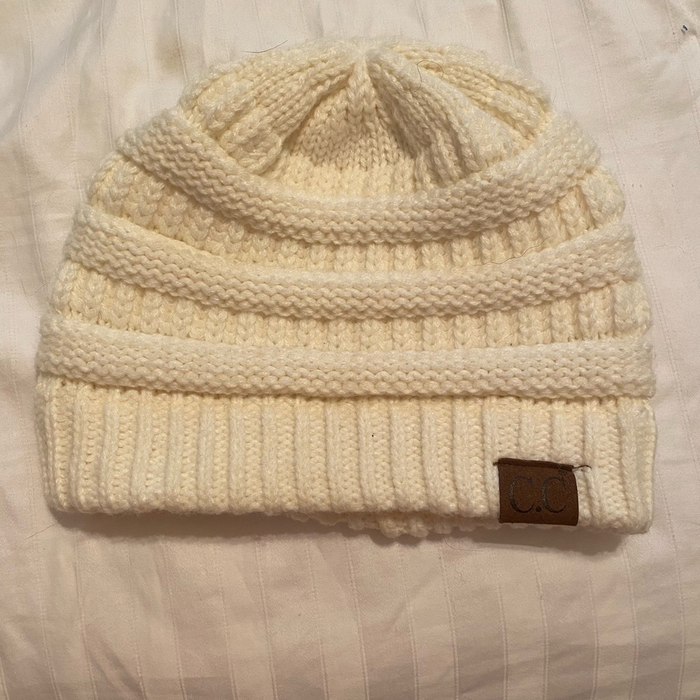 Ivory womens CC beanie